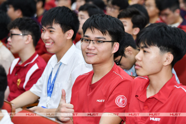 Nâng cao chất lượng đào tạo và công tác Đảng trong sinh viên tại Đại học Bách khoa Hà Nội