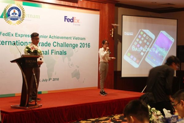 Học sinh trường THCS & THPT Tạ Quang Bửu đại diện Việt Nam tham dự cuộc thi “Thách thức Thương mại Quốc tế 2016”