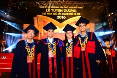 Bốn sinh viên Trường ĐHBK Hà Nội được vinh danh thủ khoa xuất sắc 2016