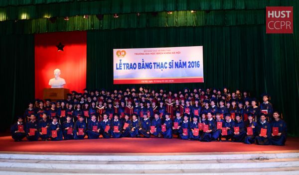 508 tân thạc sỹ nhận bằng tốt nghiệp năm 2016