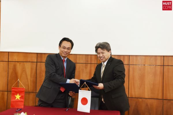 Hanoi University of Technology signed a cooperation agreement with Kanto Gakuin University (Japan)