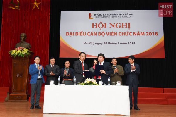 Hội nghị CBVC Trường ĐHBK Hà Nội năm 2018:  “Dân chủ - Minh bạch, Chất lượng - Hiệu quả, Tập trung - Hợp lực”