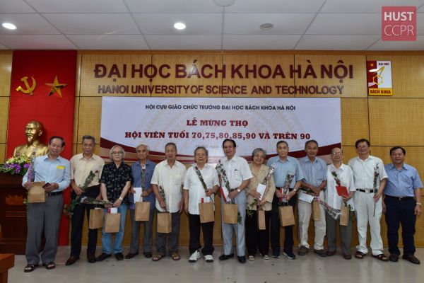 Mừng thọ hội viên Hội cựu giáo chức: Nét đẹp văn hóa của Trường ĐHBK Hà Nội