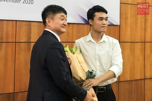 Sinh viên Bách khoa Hà Nội nhận học bổng POSCO tổng giá trị 10.000 USD