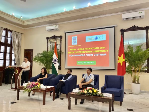 Seven talented HUST students winning the ASEAN-INDIA Hackathon 2021