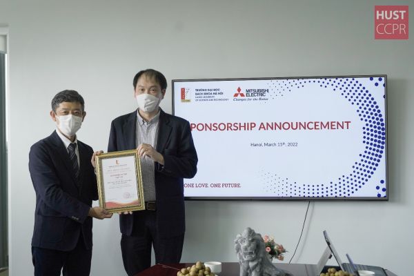 Mitsubishi Electric Vietnam (MEV)  sponsors industrial robots for HUST