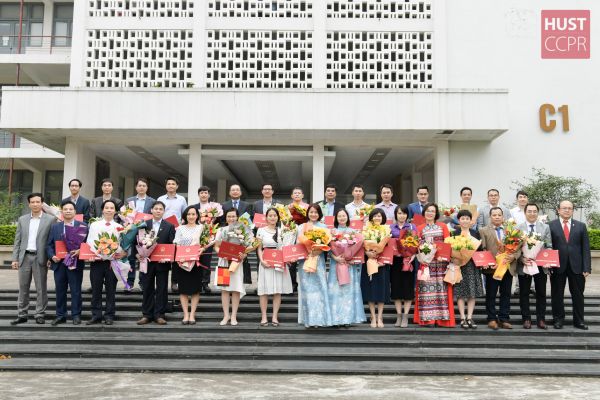 29 nhà giáo Bách khoa Hà Nội nhận quyết định đạt chuẩn GS, PGS năm 2021