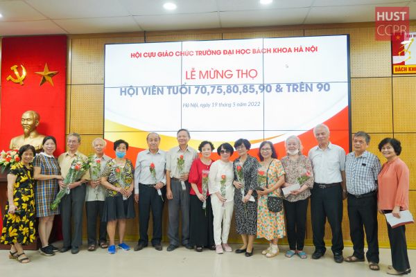 Hội Cựu giáo chức Bách khoa Hà Nội tổ chức Lễ mừng thọ năm 2022