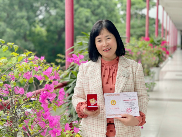 Cô giáo Bách khoa viết sách Hệ thống thông tin quản lý giảng dạy ở nhiều trường ĐH Việt Nam