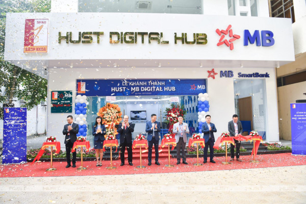 Khánh thành Không gian Sáng tạo số HUST-MB Digital Hub