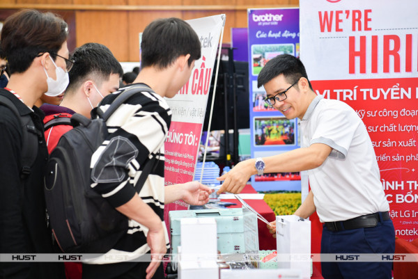 Ngày hội hướng nghiệp 2023: Bách khoa Hà Nội là thương hiệu vững vàng và uy tín với các nhà tuyển dụng