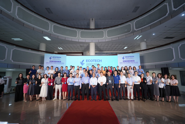 Domestic and international experts propose initiatives for Vietnam’s Digital economy and technology  