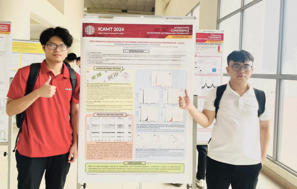 Đỗ Đặng Minh và Nguyễn Lê Mạnh An trình bày poster tại Hội nghị Quốc tế về Vật liệu Tiên tiến và Công nghệ 2024
