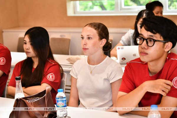 Đại học Northeastern giao lưu và trao đổi về mô hình ươm tạo khởi nghiệp tại Bách khoa Hà Nội