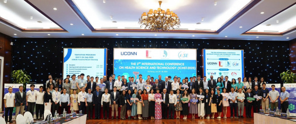 Các đại biểu tham dự Hội thảo quốc tế về Khoa học và Công nghệ Sức khỏe 2025. Ảnh: BTC