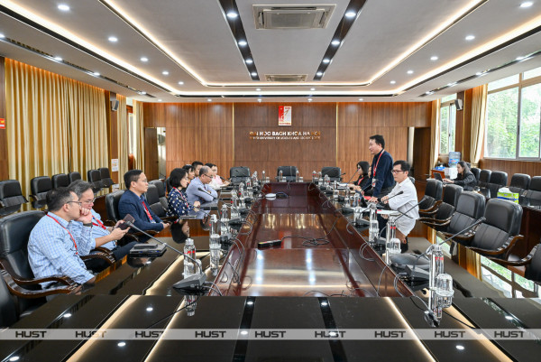 Toàn cảnh phiên khai mạc đánh giá nội bộ thường niên năm 2025 của Đại học Bách khoa Hà Nội