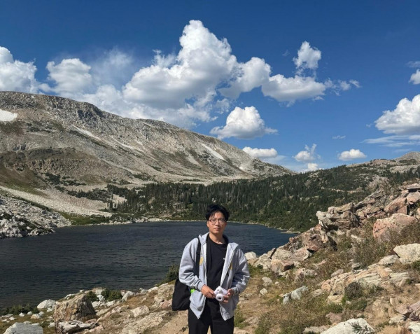 HUST Student Upholds Family'sTradition
