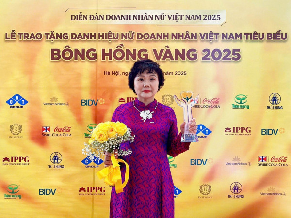 Two HUST Alumnae Honored with "Golden Rose 2025" Title