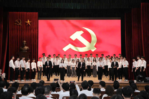 Sinh viên Đại học Bách khoa Hà Nội với trách nhiệm nhận thức đúng đắn và bảo vệ nền tảng tư tưởng của Đảng