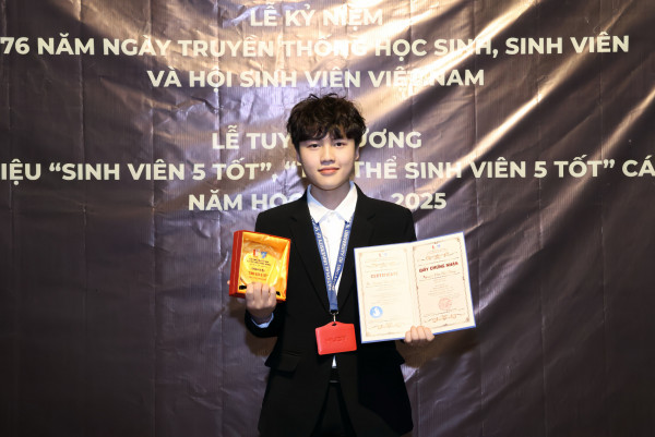 Chàng trai Ngoại ngữ Bách khoa và tấm vé chinh phục Đại học top 8 thế giới