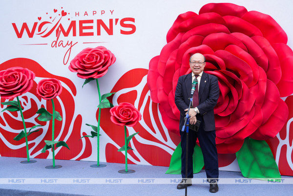 Lời chúc Tháng Ba của Giám đốc Đại học Bách khoa Hà Nội tới những “bông hồng Bách khoa”
