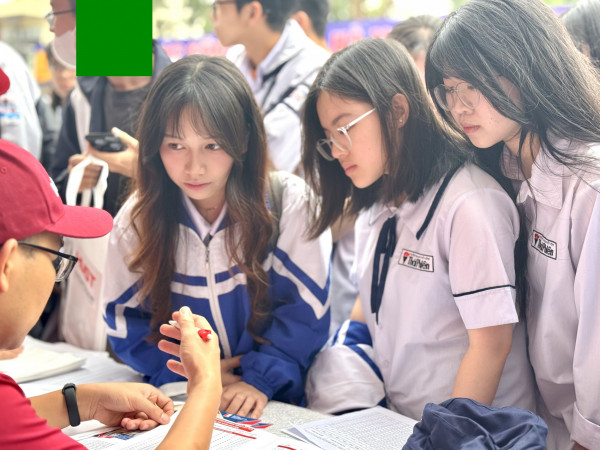 Cuối tuần "ăm ắp" thông tin tuyển sinh Bách khoa Hà Nội