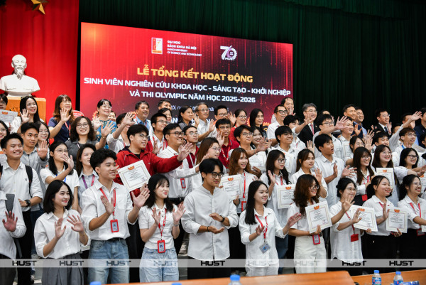 Sinh viên Bách khoa học tập gắn với nghiên cứu, sáng tạo hướng tới thực tiễn
