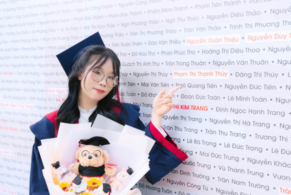 Cô gái trường huyện tự tin ra thế giới từ phòng thí nghiệm hiện đại Bách khoa