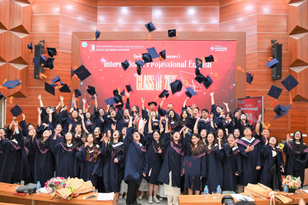 Học 4 năm, nhận song bằng Việt - Anh,  lợi thế của sinh viên FL2 Bách khoa Hà Nội