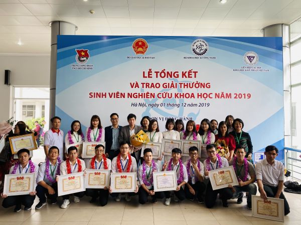 “Mùa vàng” giải thưởng NCKH của sinh viên Trường ĐH Bách khoa Hà Nội