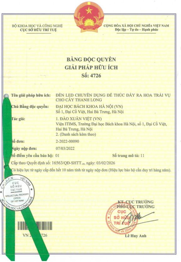 Đèn LED phổ mặt trời thúc đẩy ra hoa trái vụ cho cây thanh long