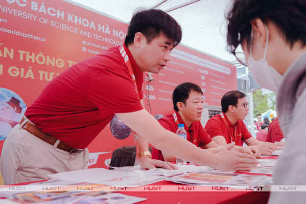 THÔNG TIN THẦY CÔ PHỤ TRÁCH TƯ VẤN TUYỂN SINH ĐHBK HÀ NỘI