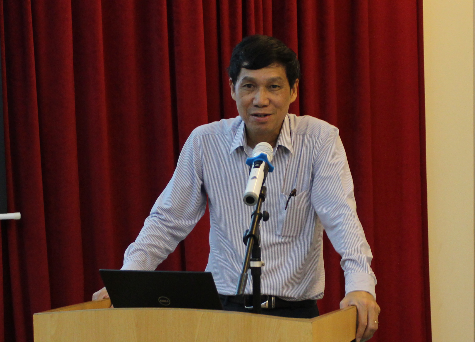 GS.TS Đinh Văn Phong phát biểu tại Hội thảo