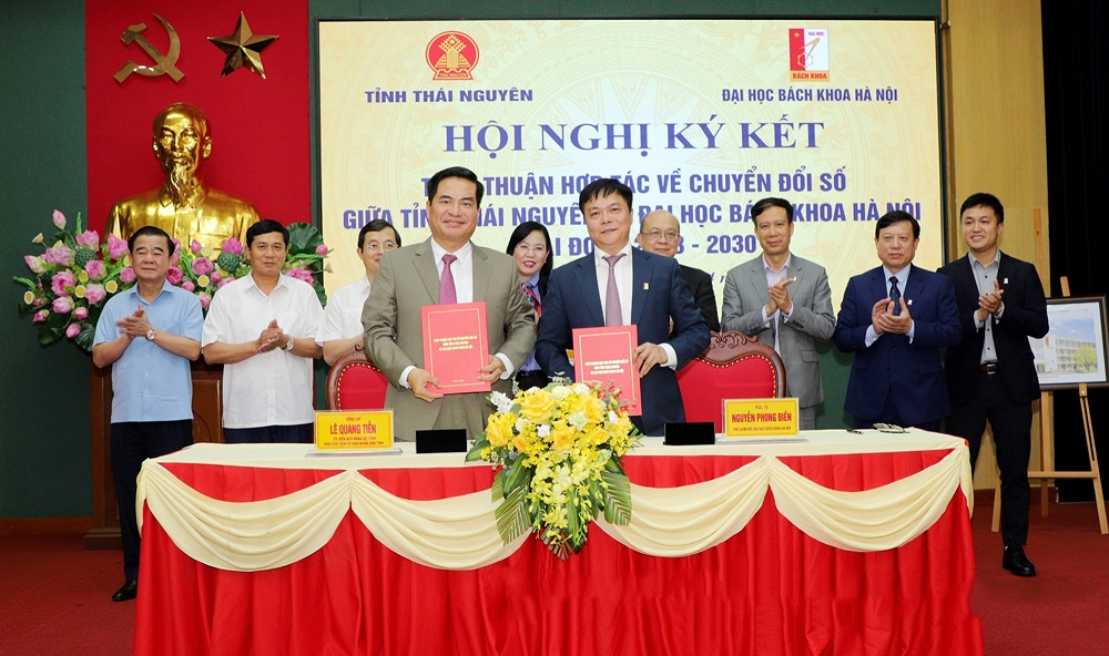 Lãnh đạo Đại học Bách khoa Hà Nội và UBND tỉnh Thái Nguyên ký kết Thỏa thuận hợp tác về chuyển đổi số