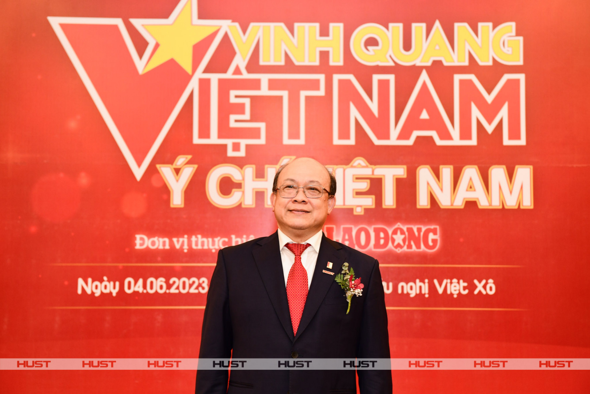 NGƯT. PGS. Huỳnh Quyết Thắng - Giám đốc Đại học Bách khoa Hà Nội - được tôn vinh là Cá  nhân xuất sắc Chương trình Vinh quang Việt Nam 2023