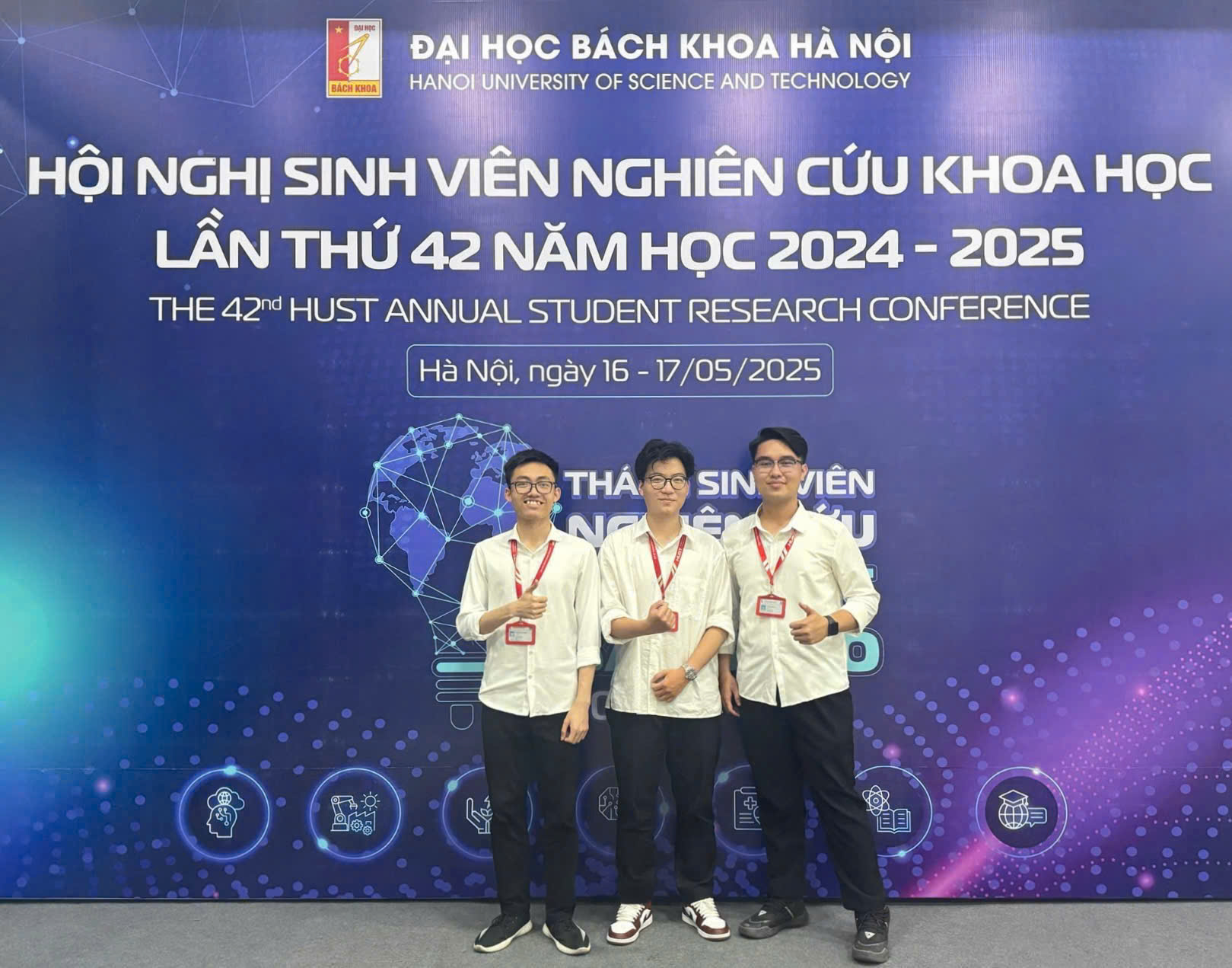 Nhóm 3 sinh viên K67 ngành Kỹ thuật Điện, Khoa Điện, Trường Điện - Điện tử: Kiều Thế Anh, Phùng Văn Ánh, Hoàng Anh Cương