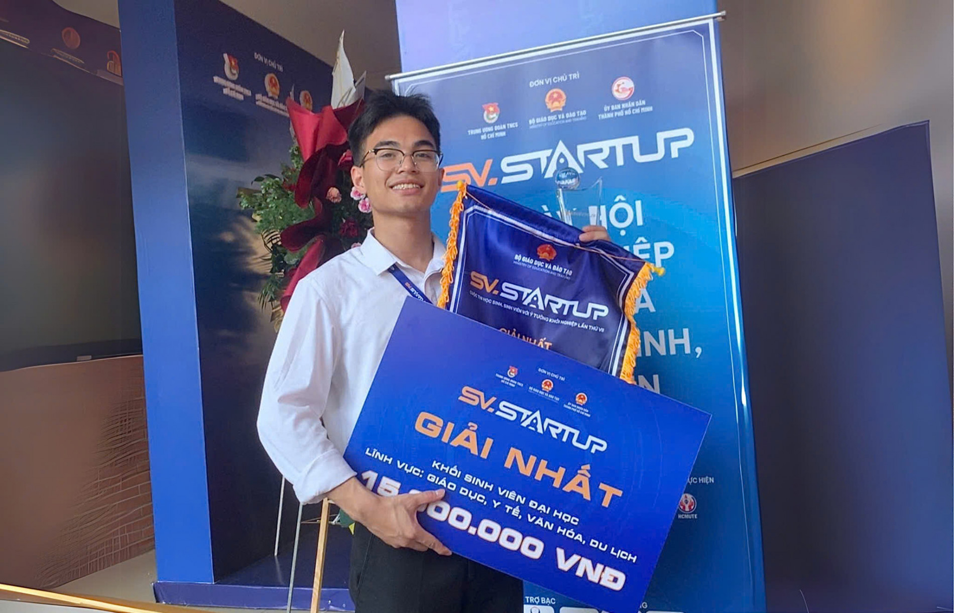 Sinh viên Bách khoa mang nghệ thuật vào nghiên cứu khoa học
