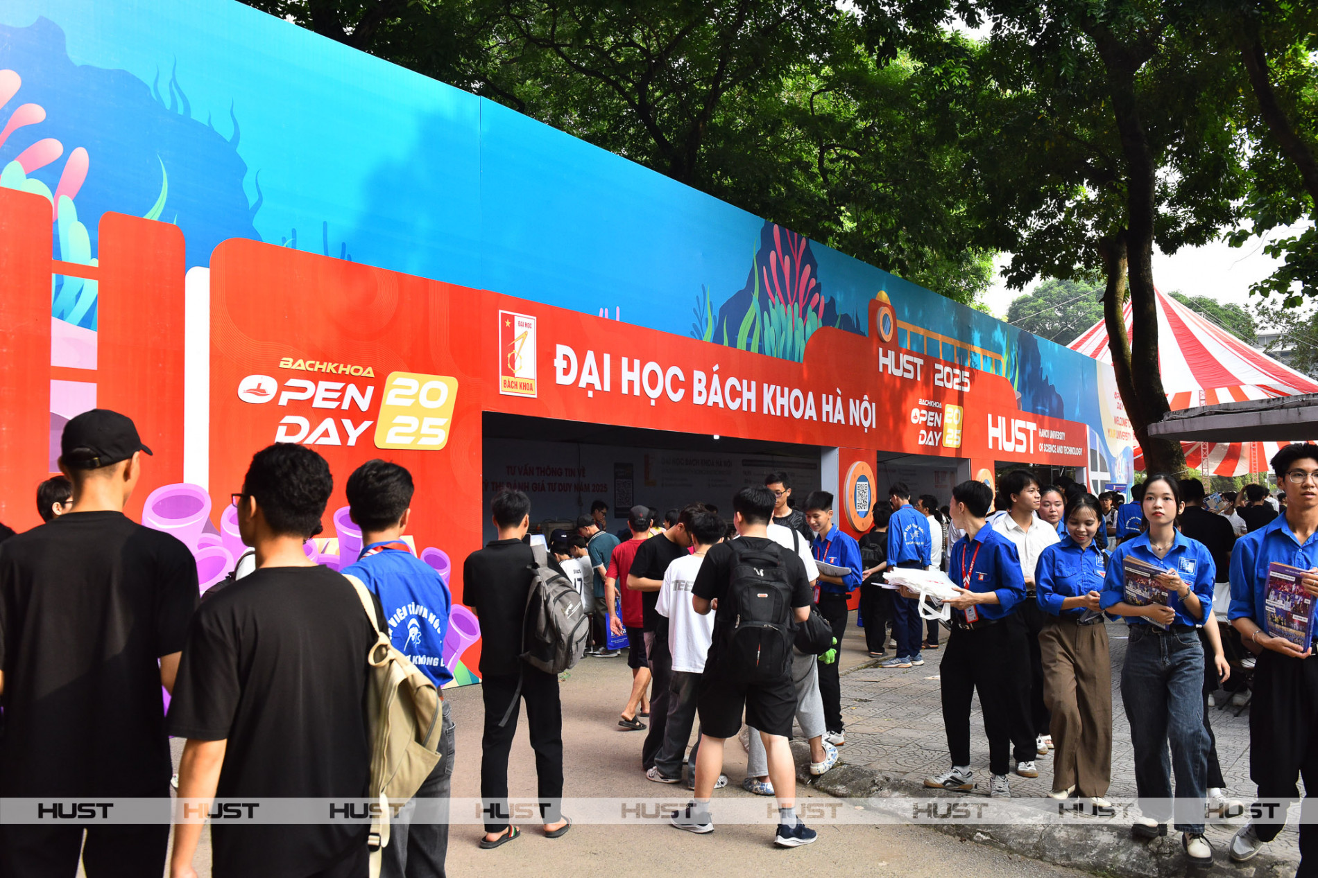 Tàu ngầm tri thức Bách khoa Hà Nội chạy hết tốc lực đưa thí sinh đến bến đỗ phù hợp
