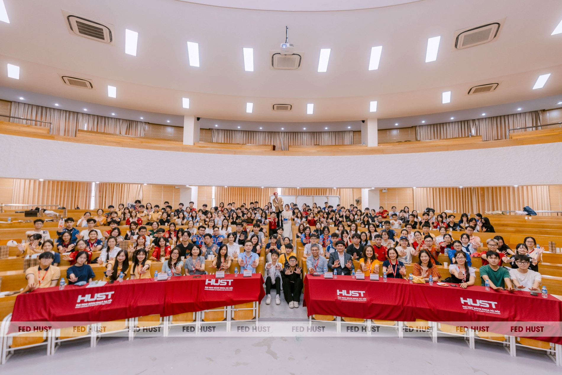 Sự kiện chào mừng Tân sinh viên K69 Khoa Khoa học và Công nghệ Giáo dục. Ảnh: Khoa Khoa học và Công nghệ Giáo dục