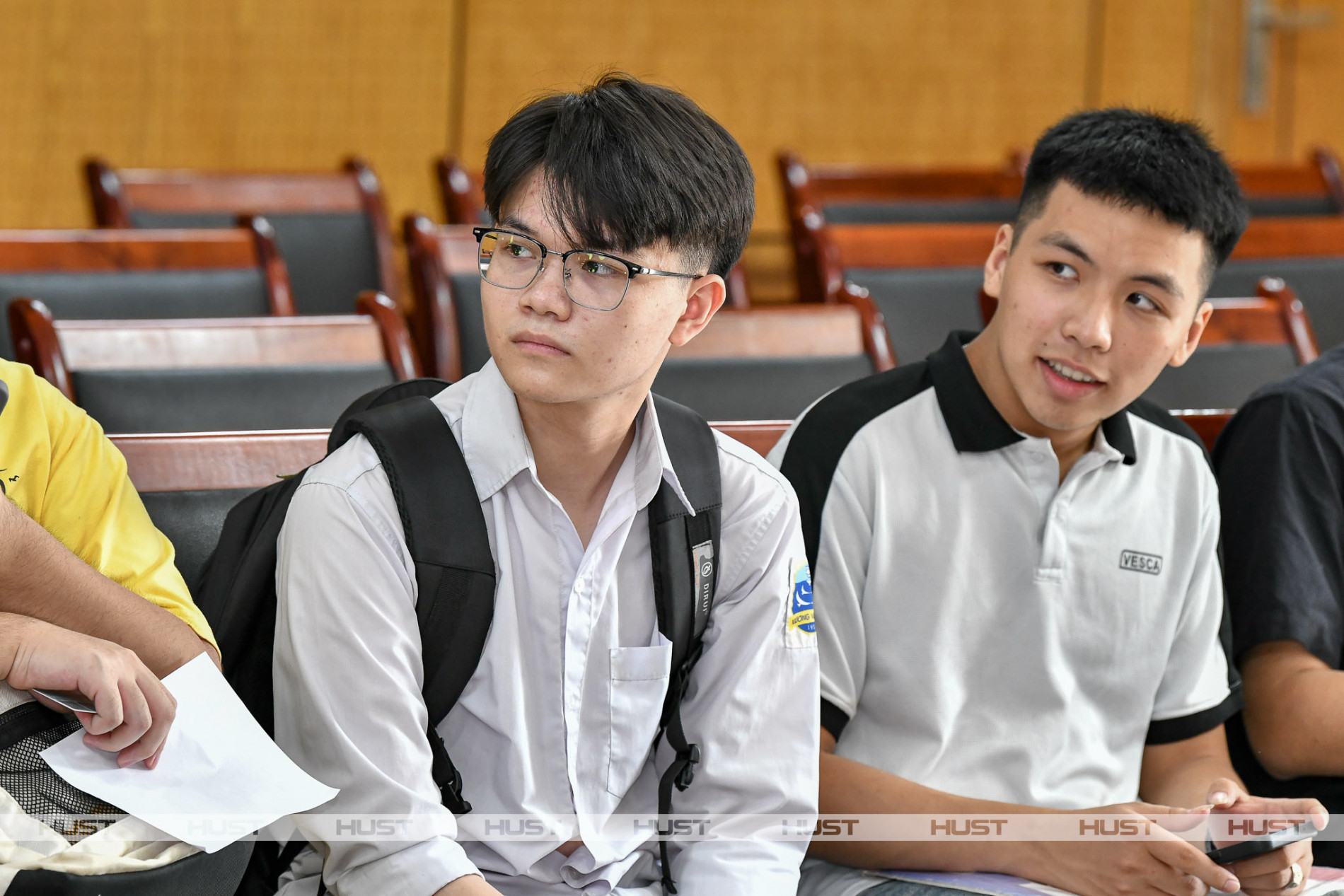 Tân sinh viên K70, Đại học Bách khoa Hà Nội nhập học. Ảnh: Duy Thành