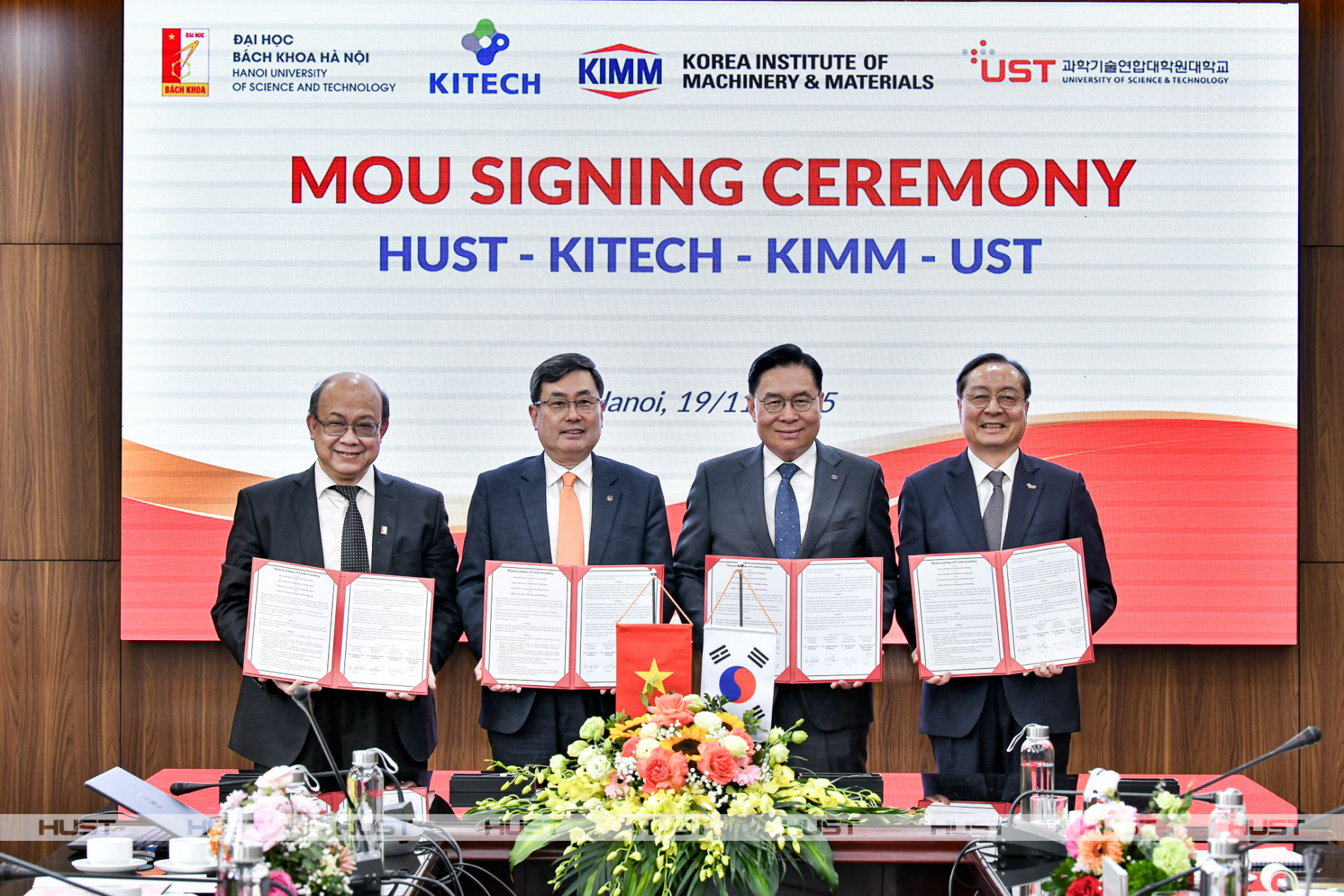 Khôi phục mô hình hợp tác đại học - viện nghiên cứu - doanh nghiệp qua hợp tác 4 bên