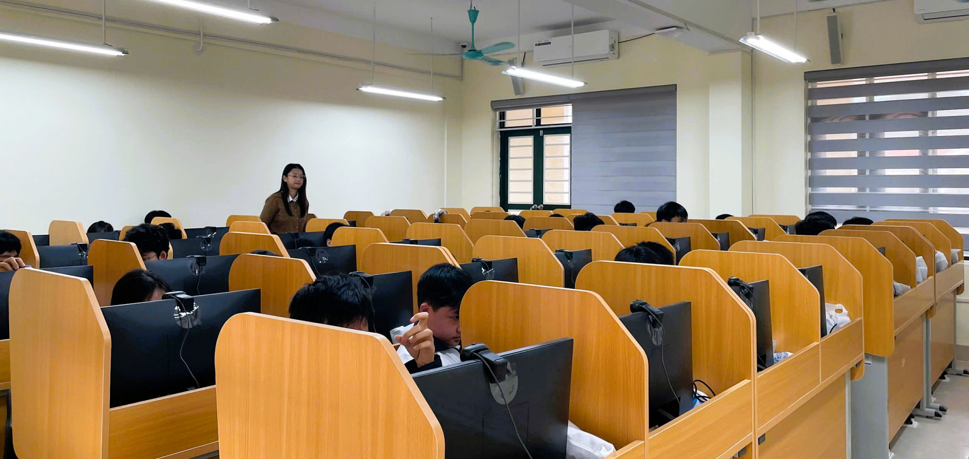 Chuyện đưa bài thi TSA lên Tây Bắc