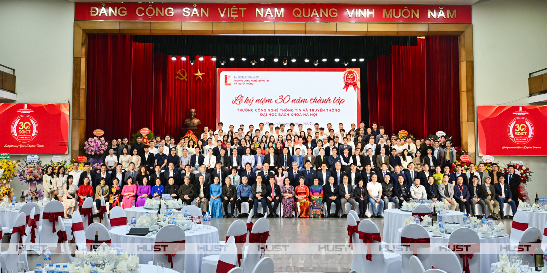 30 năm Trường CNTT&TT Bách khoa Hà Nội - Công nghệ bắt đầu từ con người