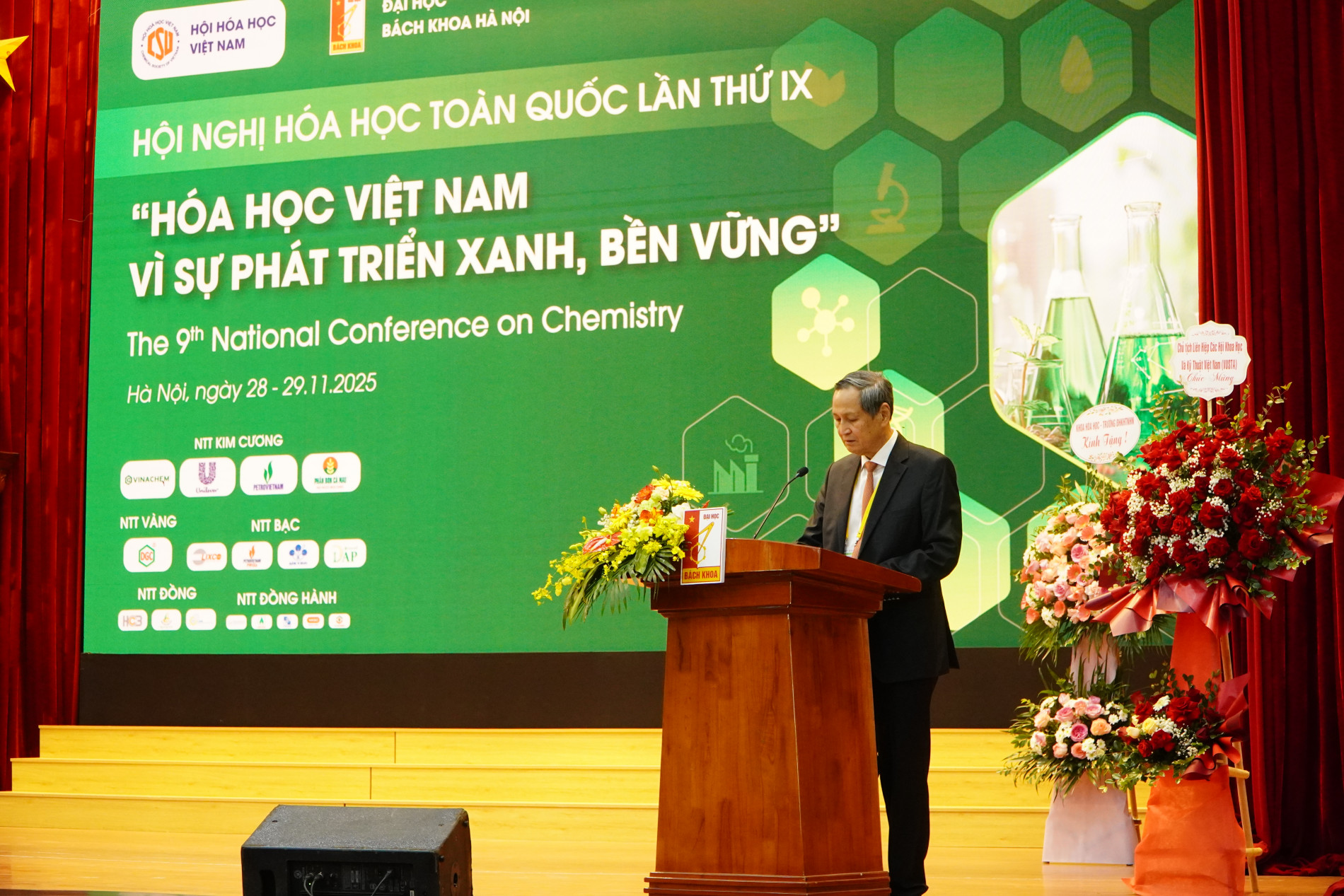 ảnh 5 TS Đỗ Duy Phi Chủ tịch Hội Hóa học Việt Nam phát biểu tại hội nghị