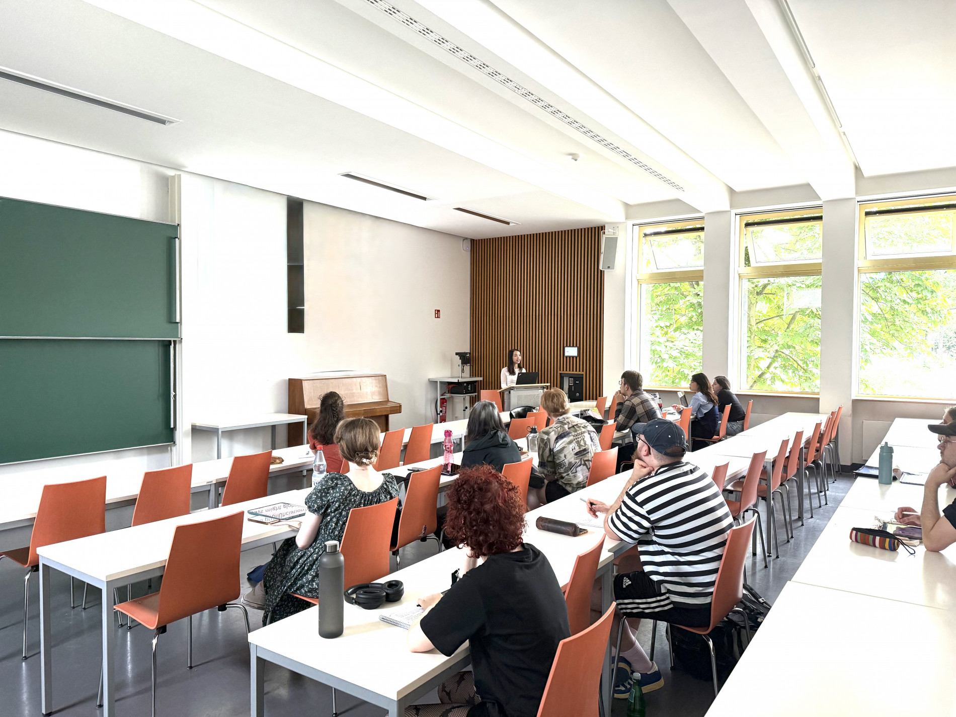 ThS Cẩm Lệ giảng dạy tại Đại học Kỹ thuật Dresden, CHLB Đức