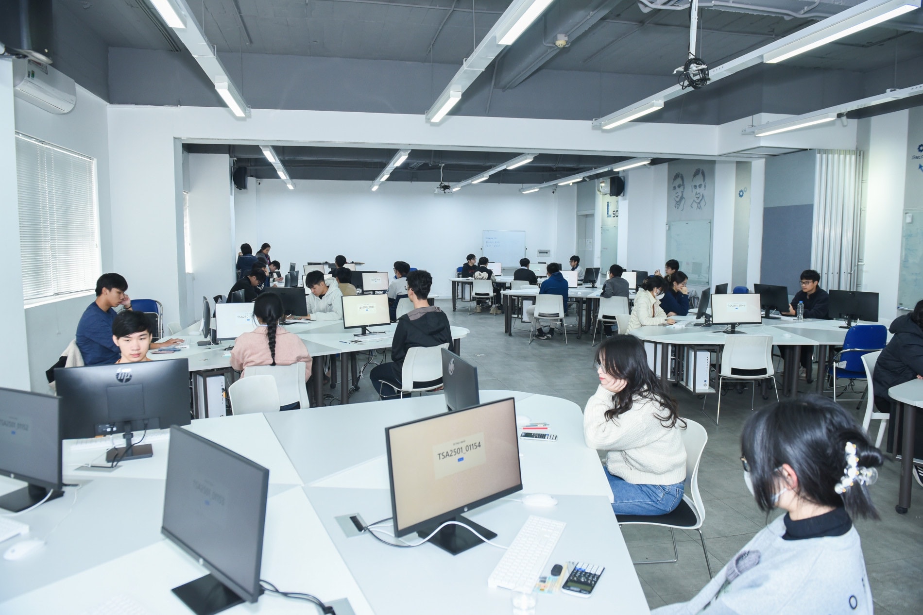 thi danh gia tu duy bk 2025