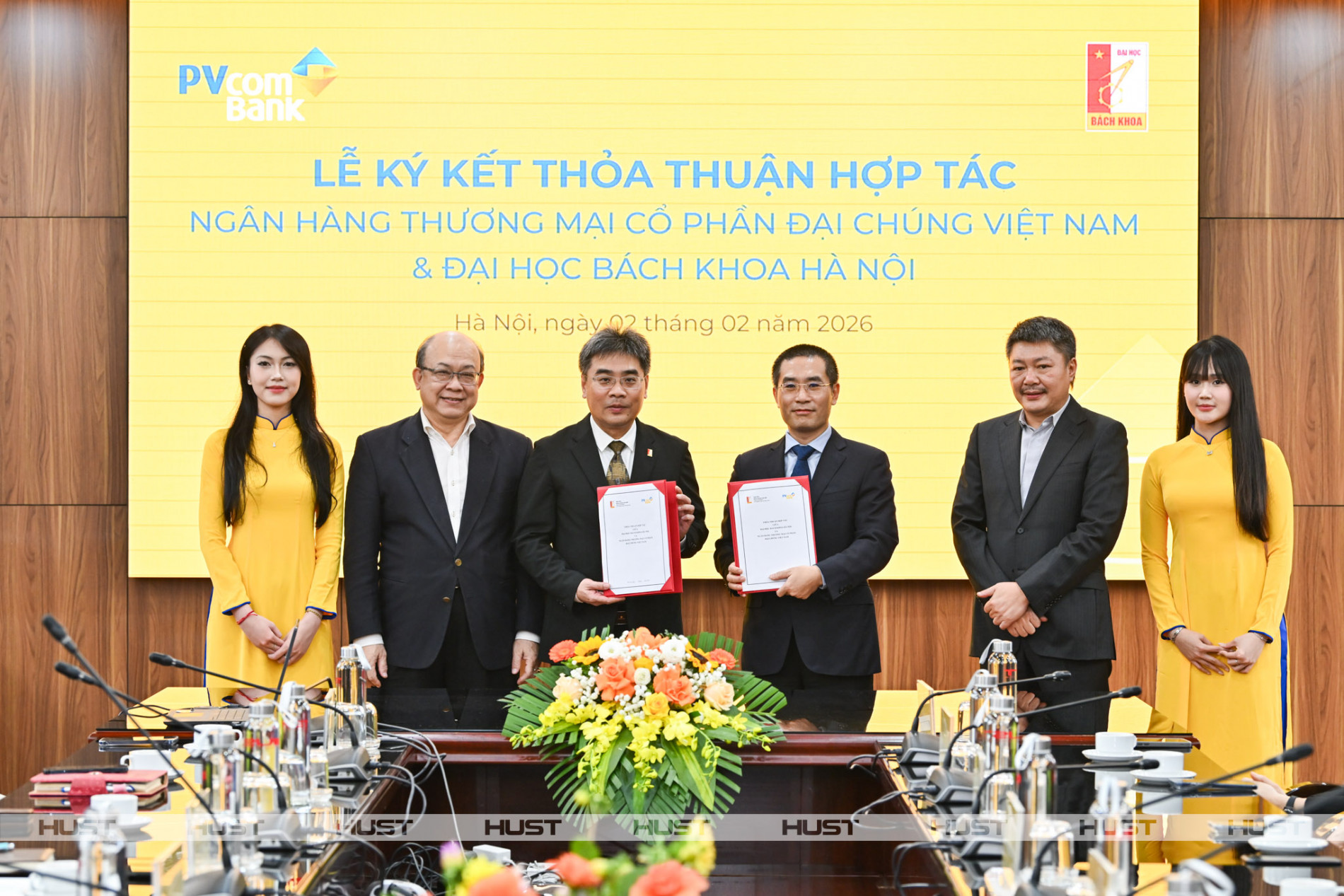 Đại học Bách khoa Hà Nội ký Thỏa thuận hợp tác với Ngân hàng TMCP Đại chúng Việt Nam PVcomBank ngày 2/2.