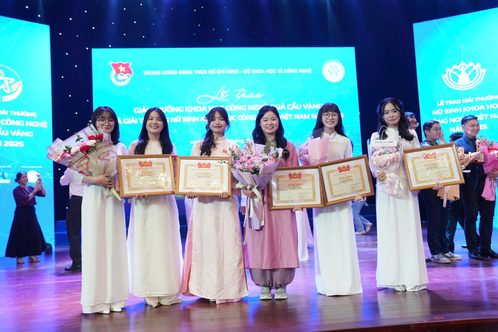 z7517926292086 e90597f1f58e93c6b9595175bfe30191