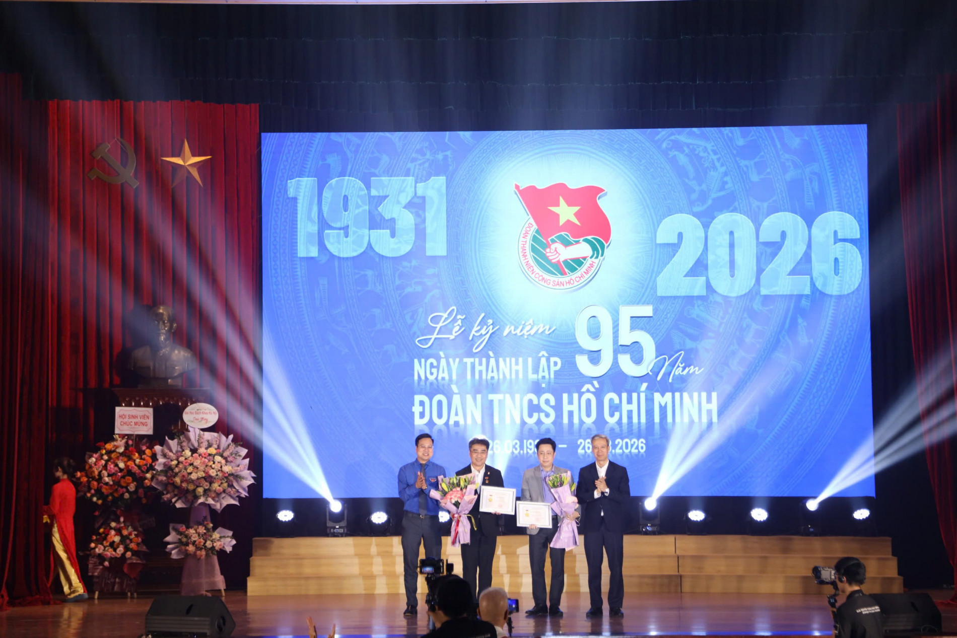 Chào mừng 95 năm ngày thành lập Đoàn TNCS Hồ Chí Minh: Tuổi trẻ Bách khoa vững bước tiên phong