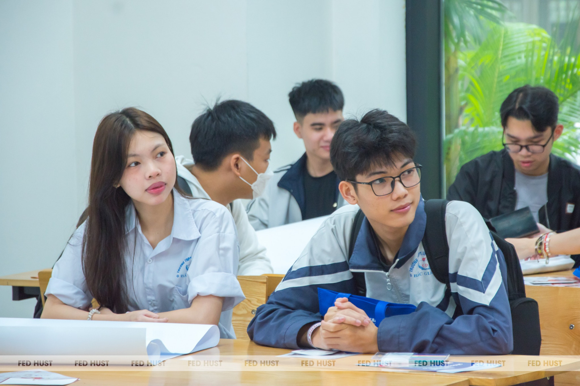 Học sinh THPT tìm hiểu thông tin và trực tiếp trải nghiệm học tập tại Khoa Khoa học và Công nghệ giáo dục, Đại học Bách khoa Hà Nội